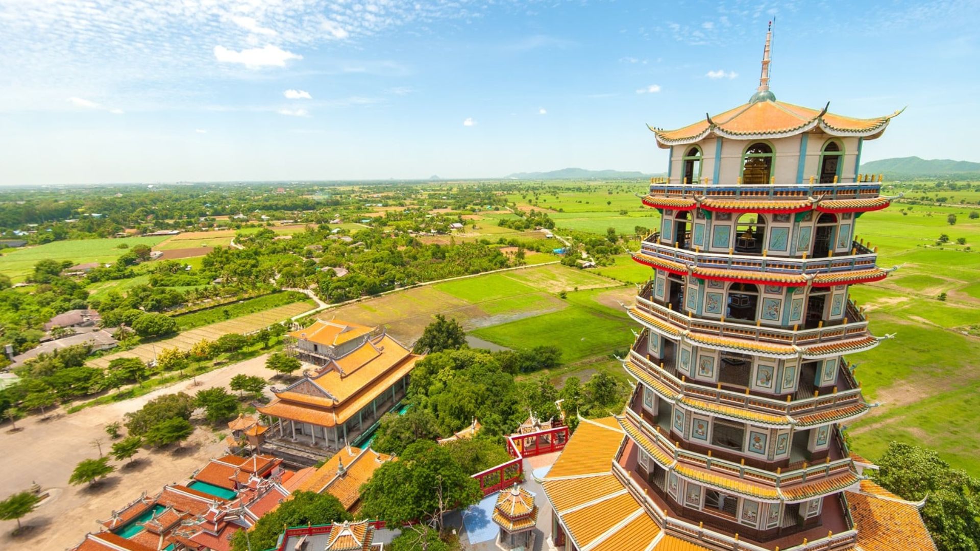 seven-storey-wat-tham-khao-noi